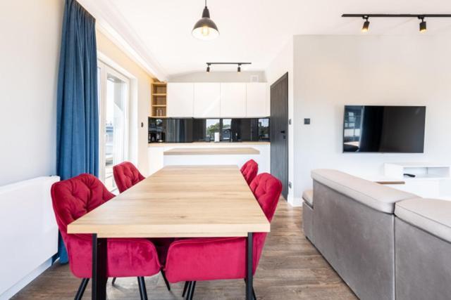 Leeloo Aparthotel Człuchów Exterior foto